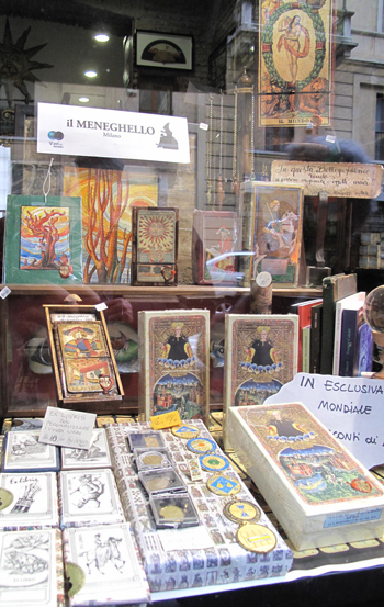 il Meneghello Tarot Shop Window, Milan
